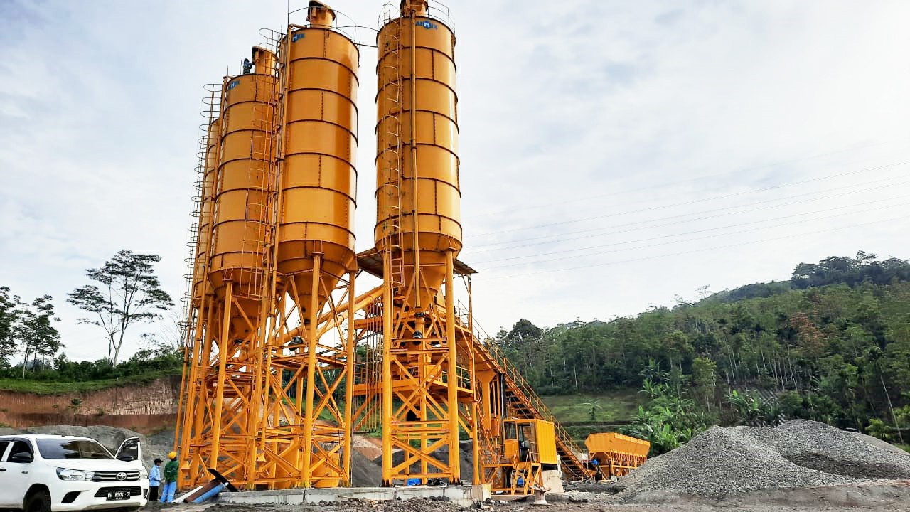В Индонезии установился стационарный бетонный завод